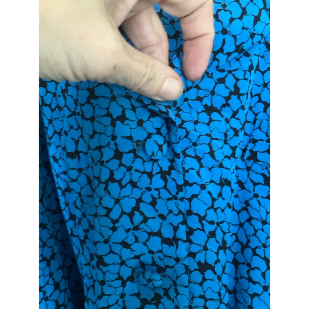SALE 5/$25! British Lady Dress, Sz 8, Blue Flowers, 1970s Vintage - Picture 6 of 6
